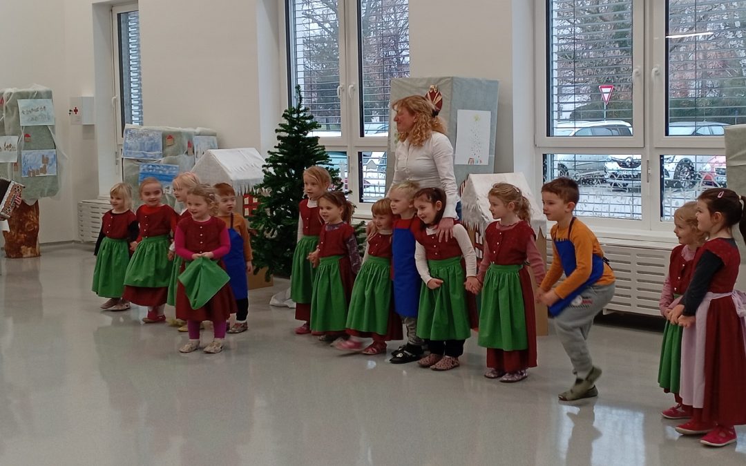 PRAZNIČNI NASTOP ZA UPOKOJENE DELAVCE VRTCA